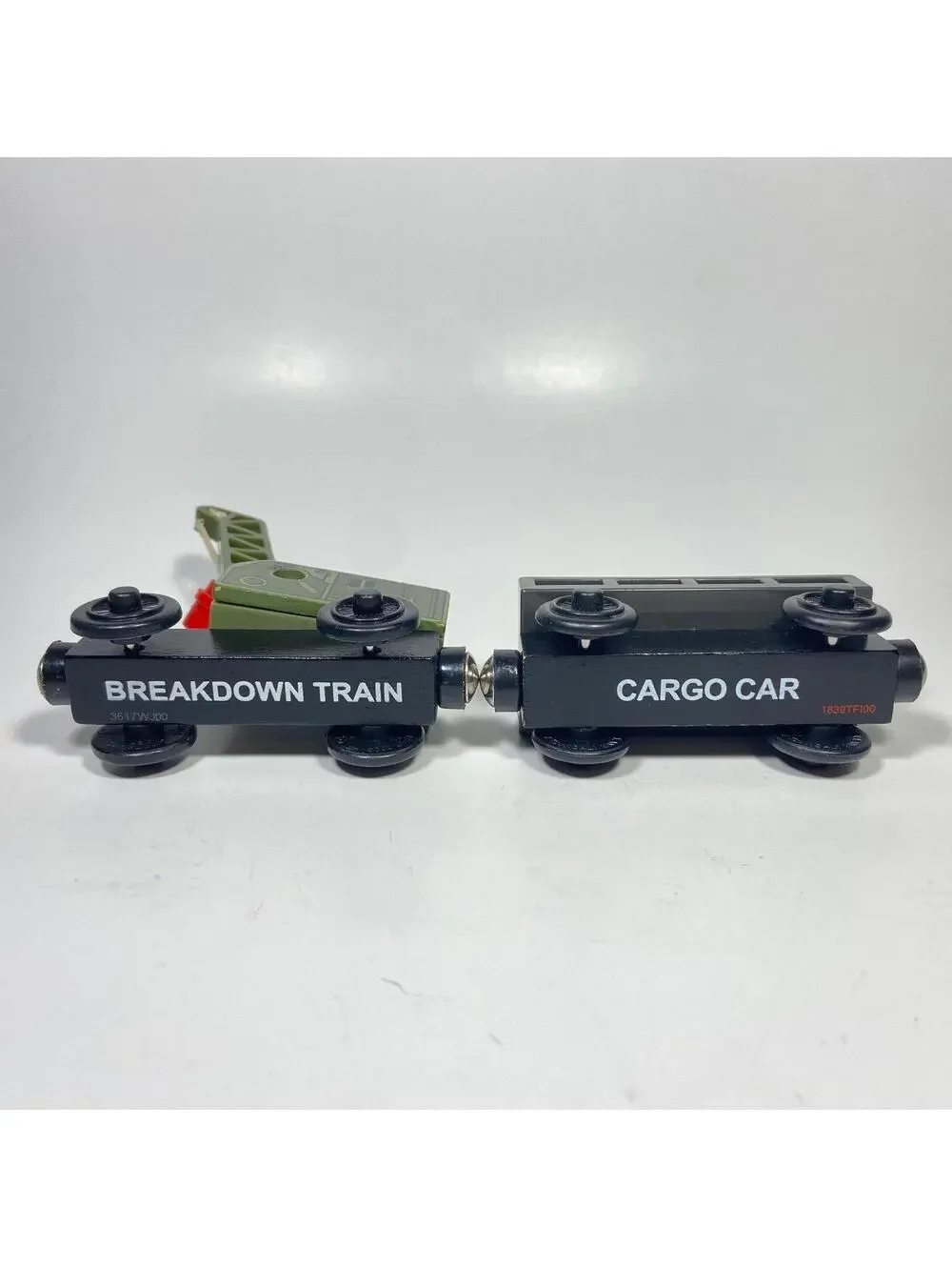 2003 Thomas & Friends Wooden Railway Breakdown Train & Cargo Car